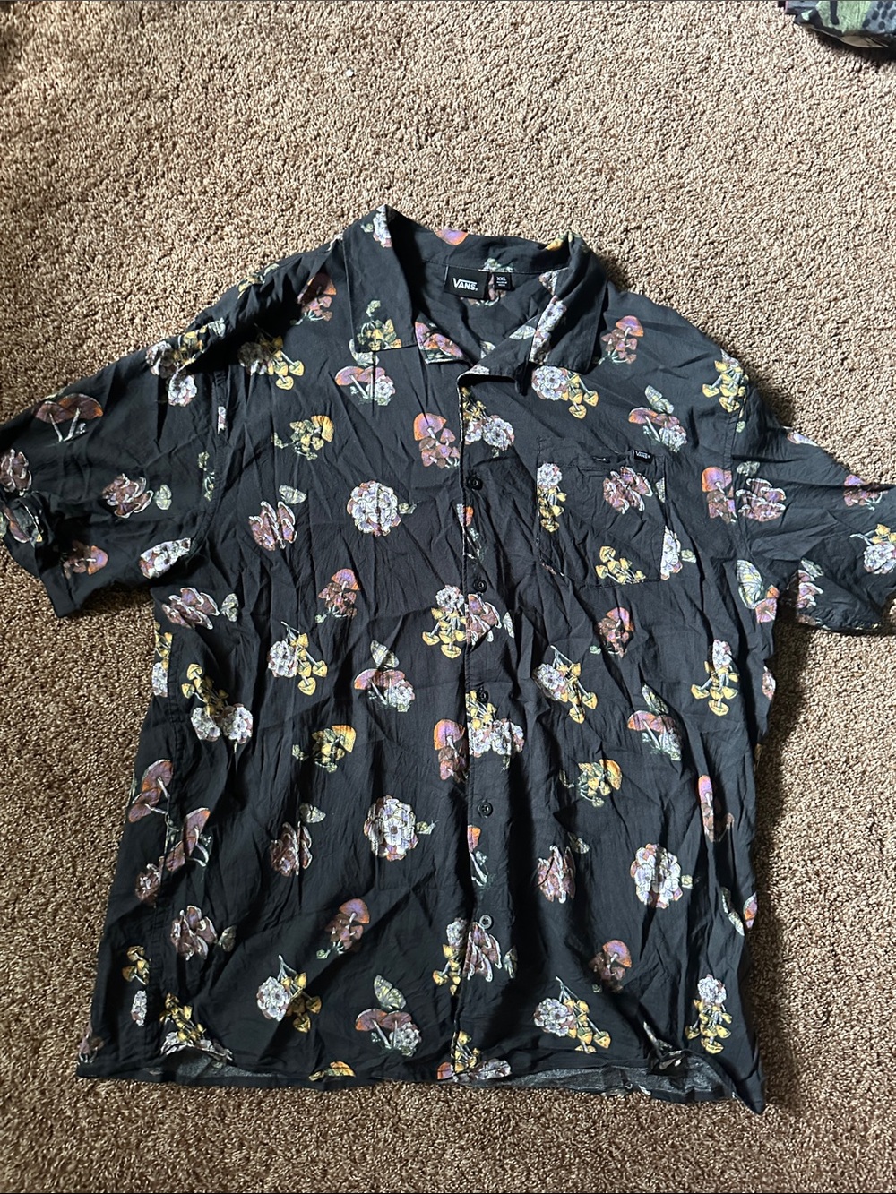 Vans Black Short-Sleeve Mushroom Button-Up Shirt - XXL
